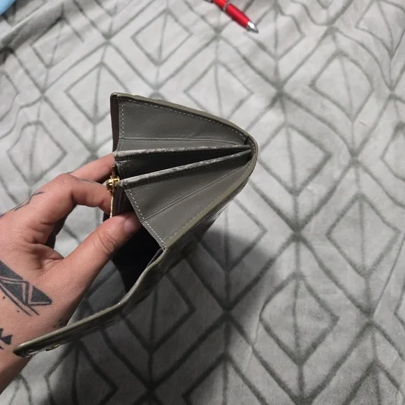 Louis Vuitton wallet - Picture 6 of 7